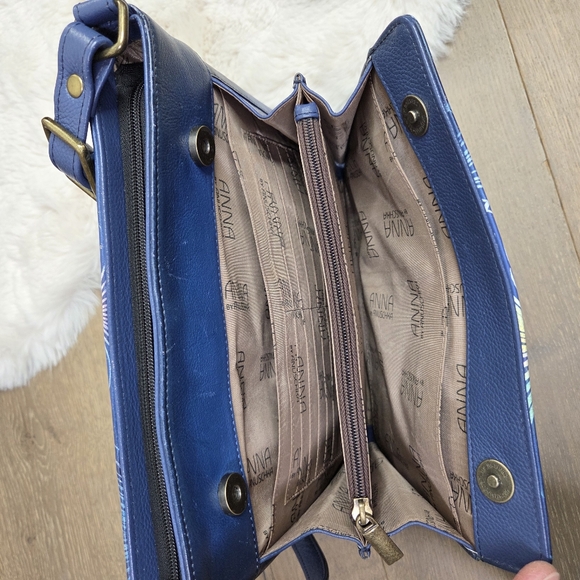 Anuschka Hand Painted Lady Liberty Statue Blue New York Cityscape Crossbody Bag - Picture 6 of 16